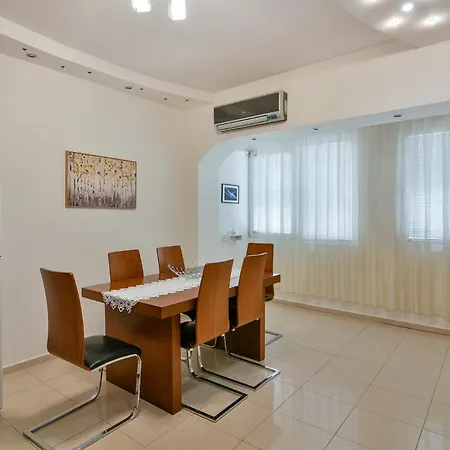 2br Flat In Center And Sea Walk Apartment Varna