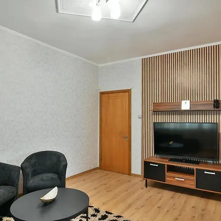 2br Flat In Center And Sea Walk Apartament