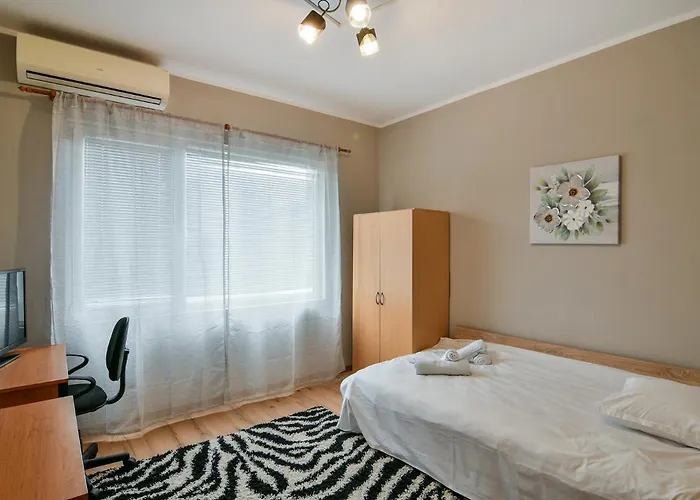 2br Flat In Center And Sea Walk Apartment *